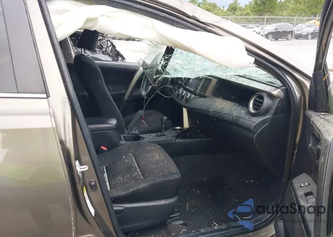 2015 Toyota Rav4 Le z USA, uszkodzony, nr VIN JTMBFREV9FD097362